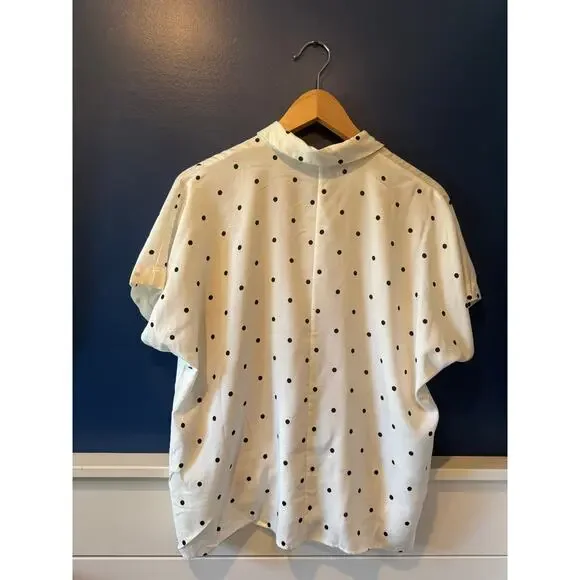 Uniqlo | 100% Rayon White + Black Polka Dot Short Sleeve Button Down | Size XS - Picture 3 of 6